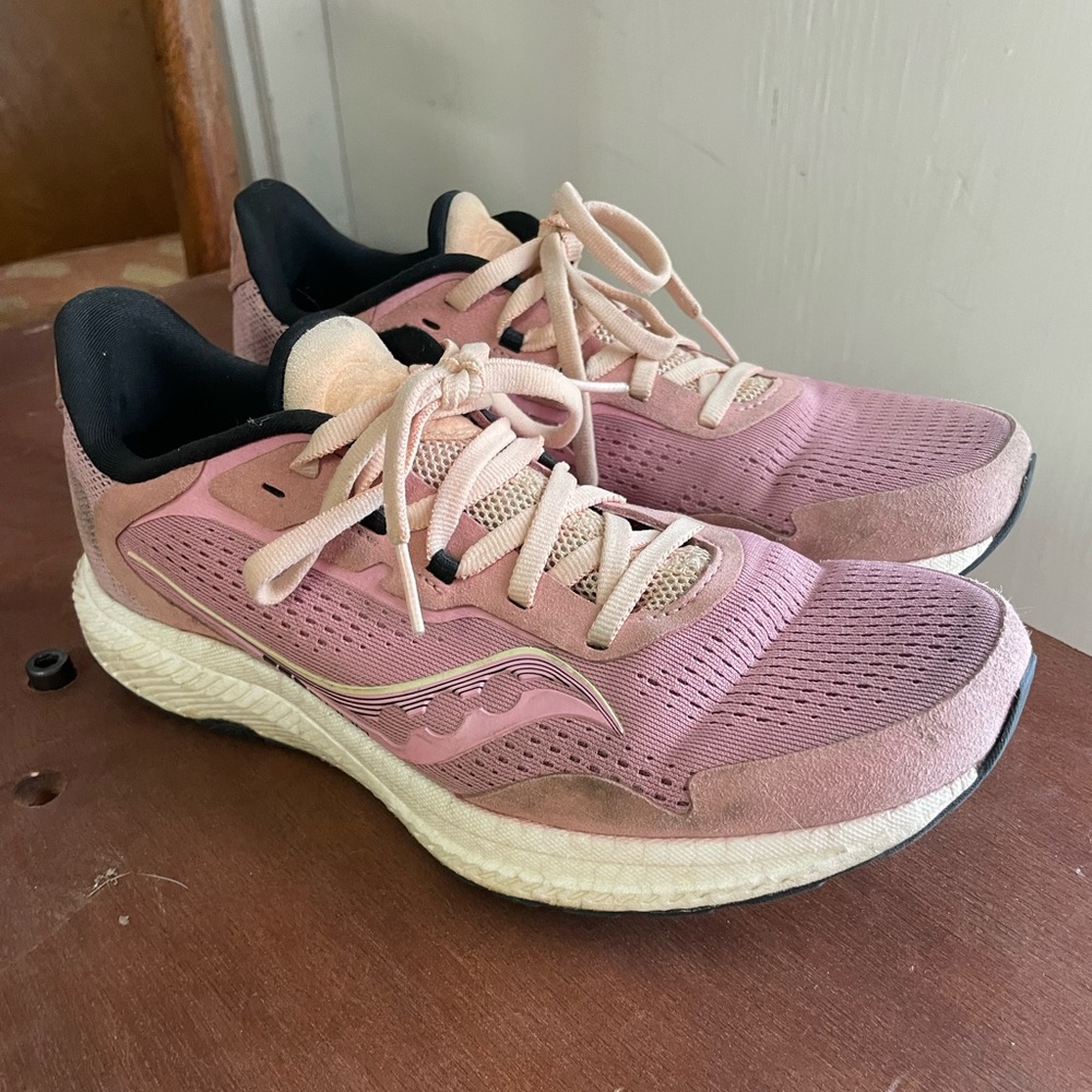 SAUCONY Freedom